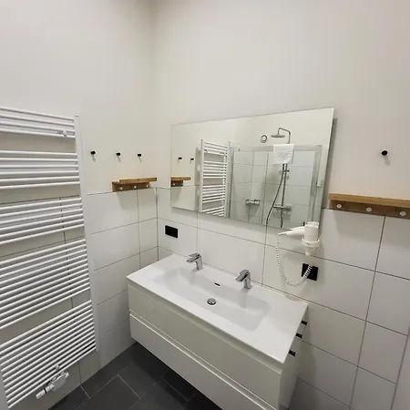 Ski, Wandern & Biken Am Nassfeld * هيرماجور